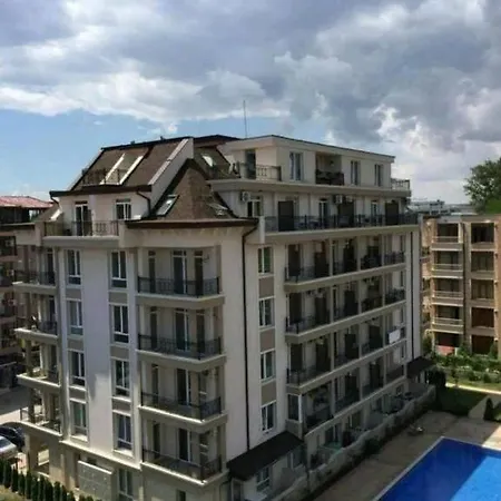 болгария с бассейном рядом море 公寓